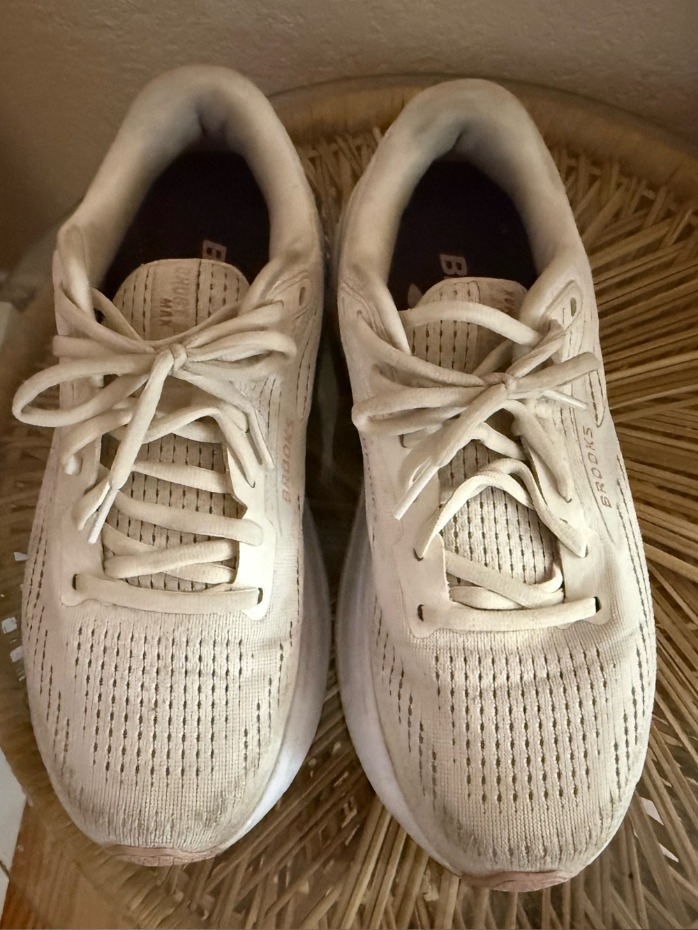 Brooks Ghost Max Women’s 8.5 sneaker